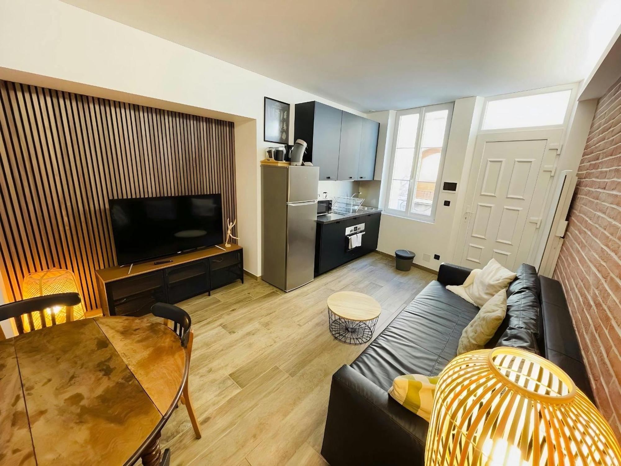 Le Charmant Bailla Reims Exteriör bild